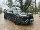 2020-lamborghini-urus-40-no-trim-small-0