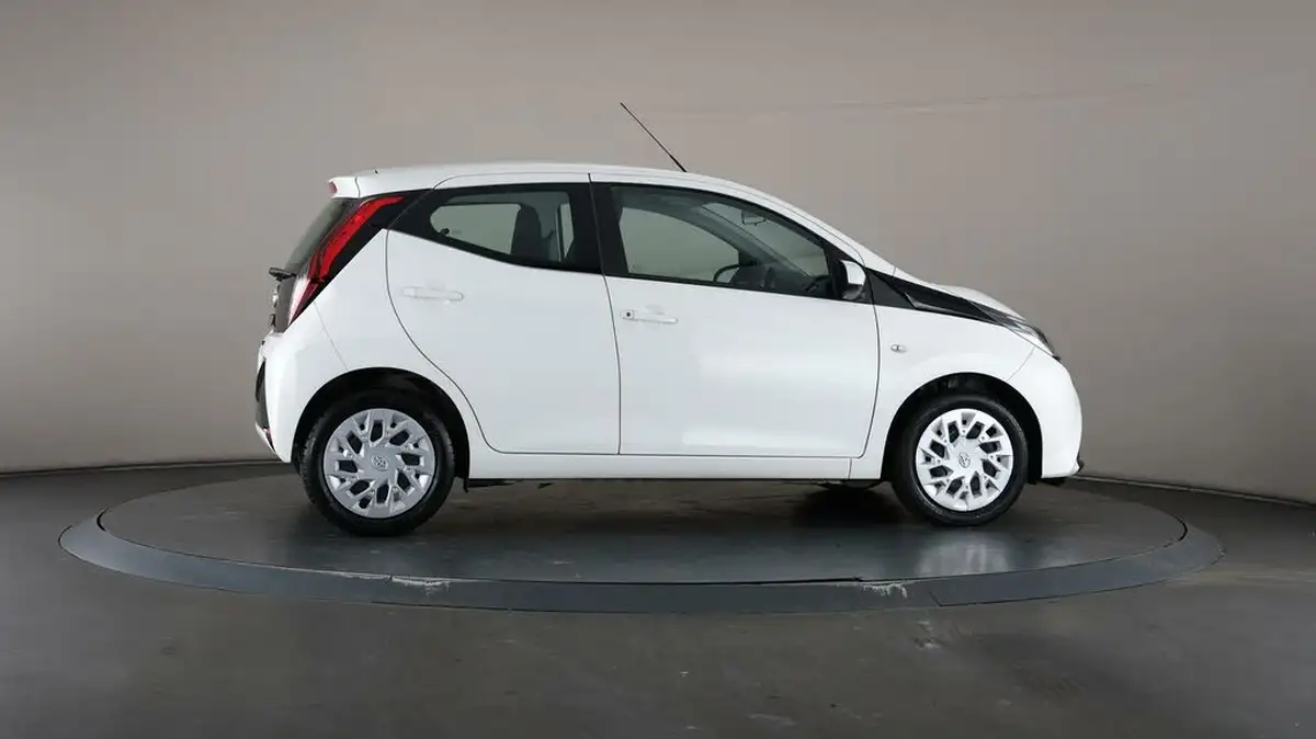 2019-toyota-aygo-10-vvt-i-x-play-big-52