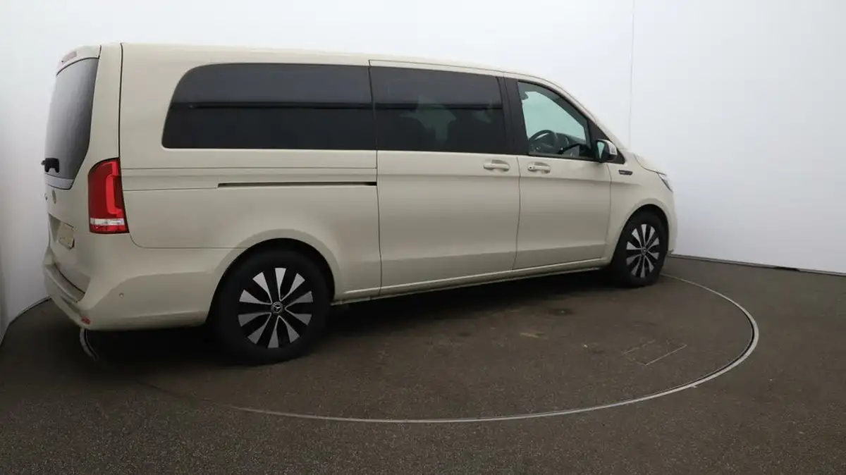 2022-mercedes-benz-eqv-e-eqv-300-sport-big-46