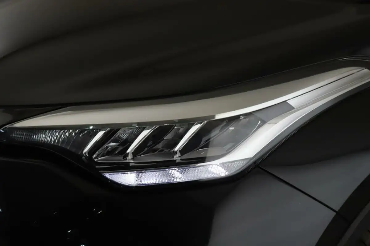 2021-toyota-c-hr-18-vvt-i-design-big-7