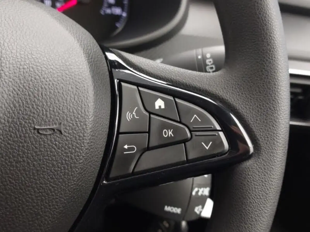 2022-dacia-sandero-10-sce-essential-big-15