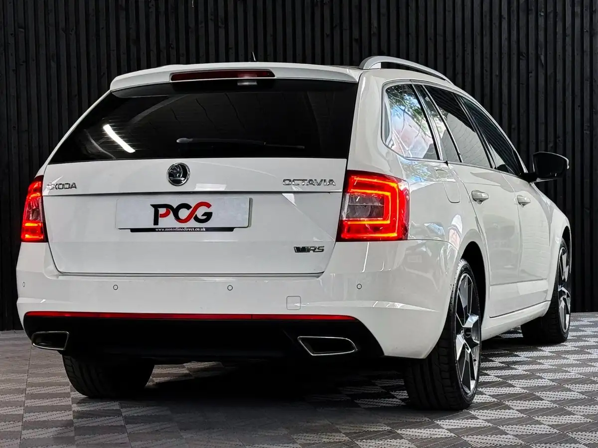 2014-skoda-octavia-20tdi-vrs-estate-dsg-big-30