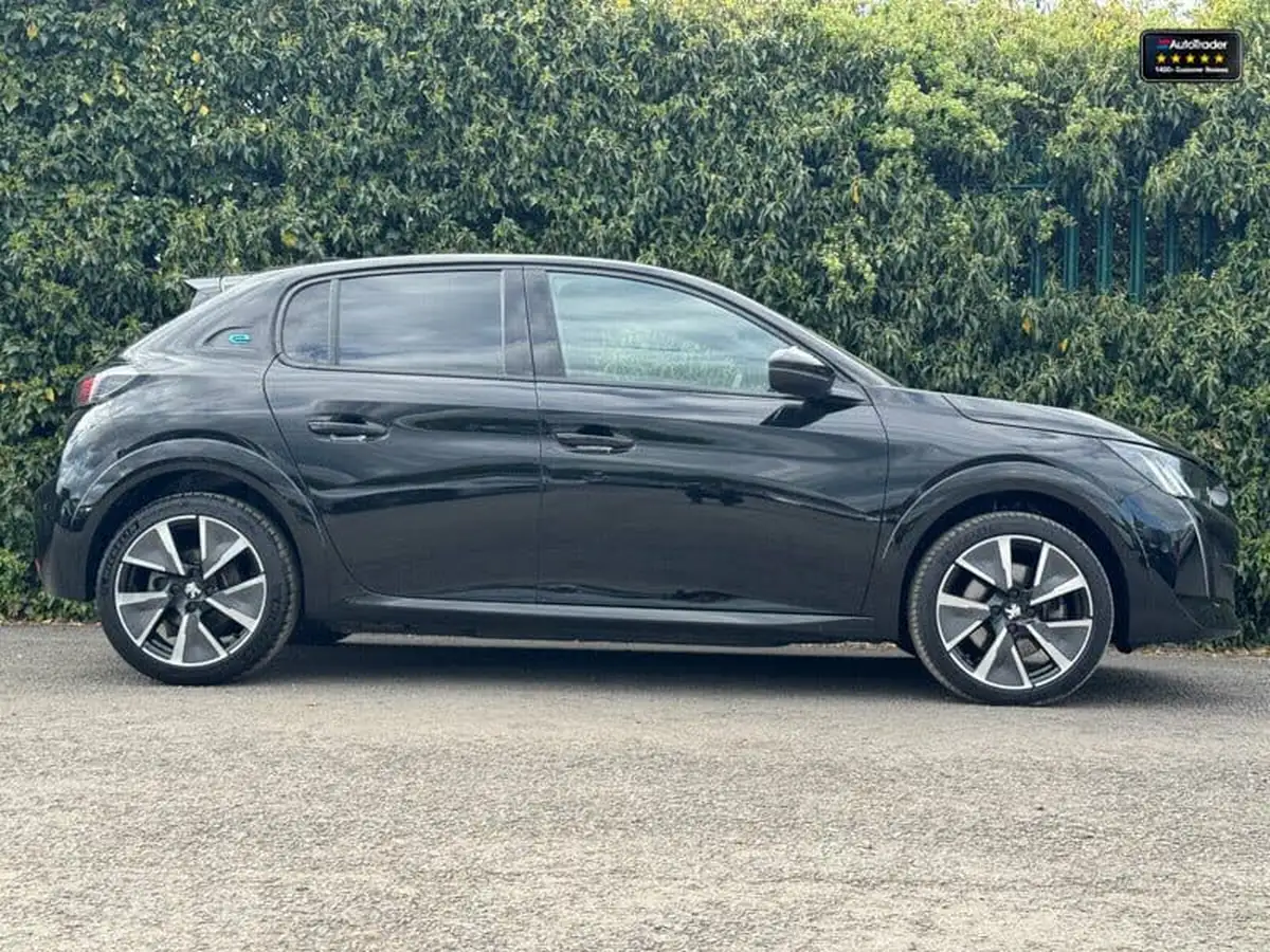 2022-peugeot-208-e-gt-premium-big-3