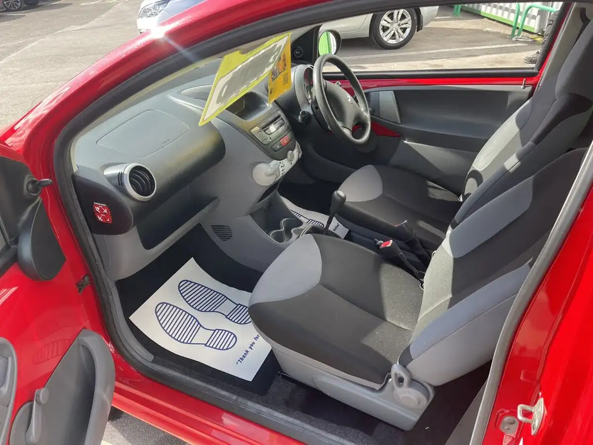 2012-peugeot-107-10-urban-lite-big-10