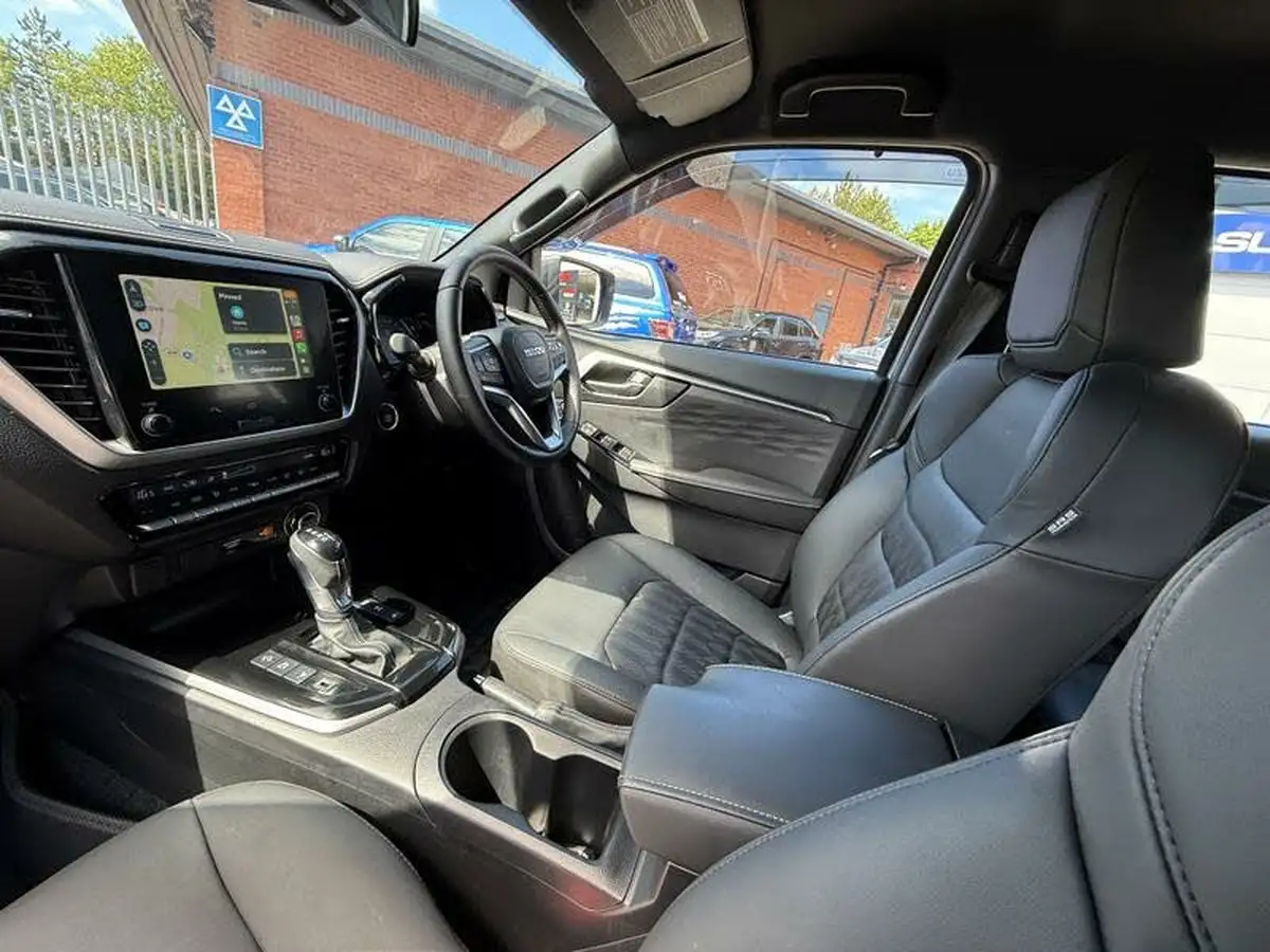 2025-isuzu-d-max-19td-dl40-auto-big-3