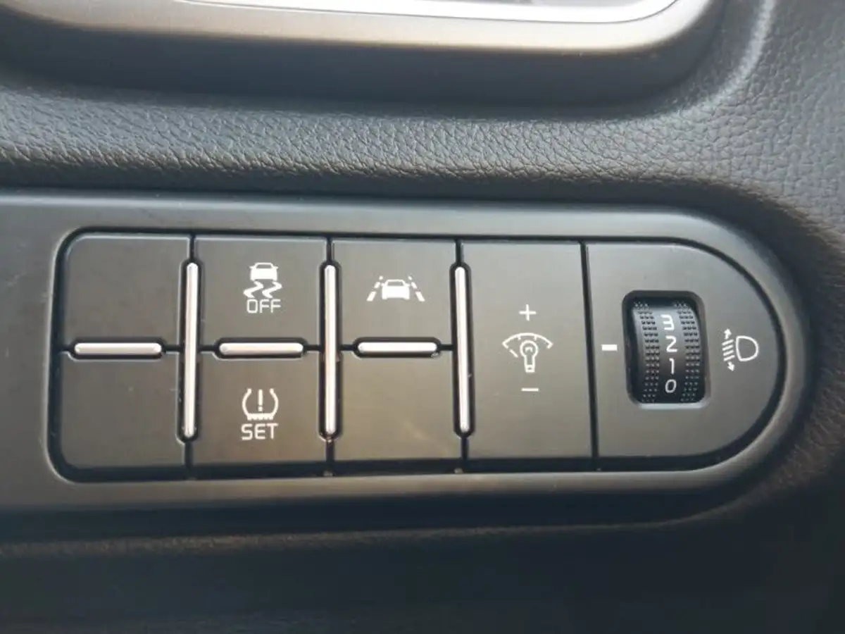 2020-kia-xceed-10-t-gdi-2-big-12