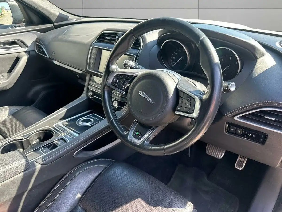 2017-jaguar-f-pace-20-i4d-r-sport-180ps-awd-auto-big-2