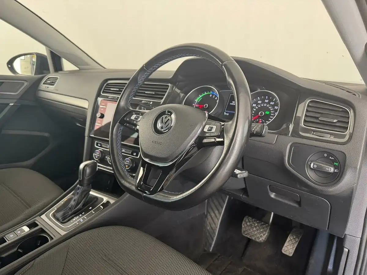 2020-volkswagen-golf-e-e-golf-big-22