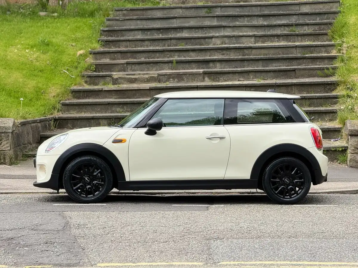 2015-mini-cooper-12-one-ss-3d-big-3