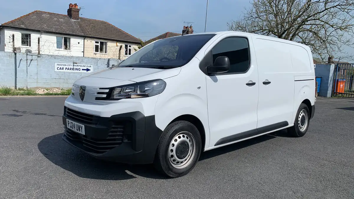 2024-peugeot-expert-20-bluehdi-professional-standard-panel-big-6