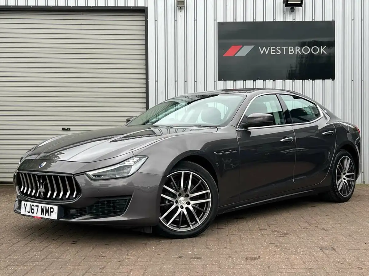 2017-maserati-ghibli-30td-big-4