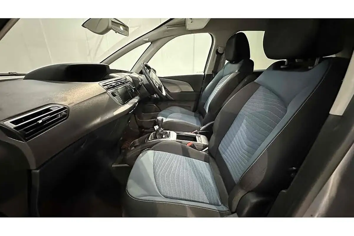 2018-citroen-c4-picasso-12-puretech-feel-big-16