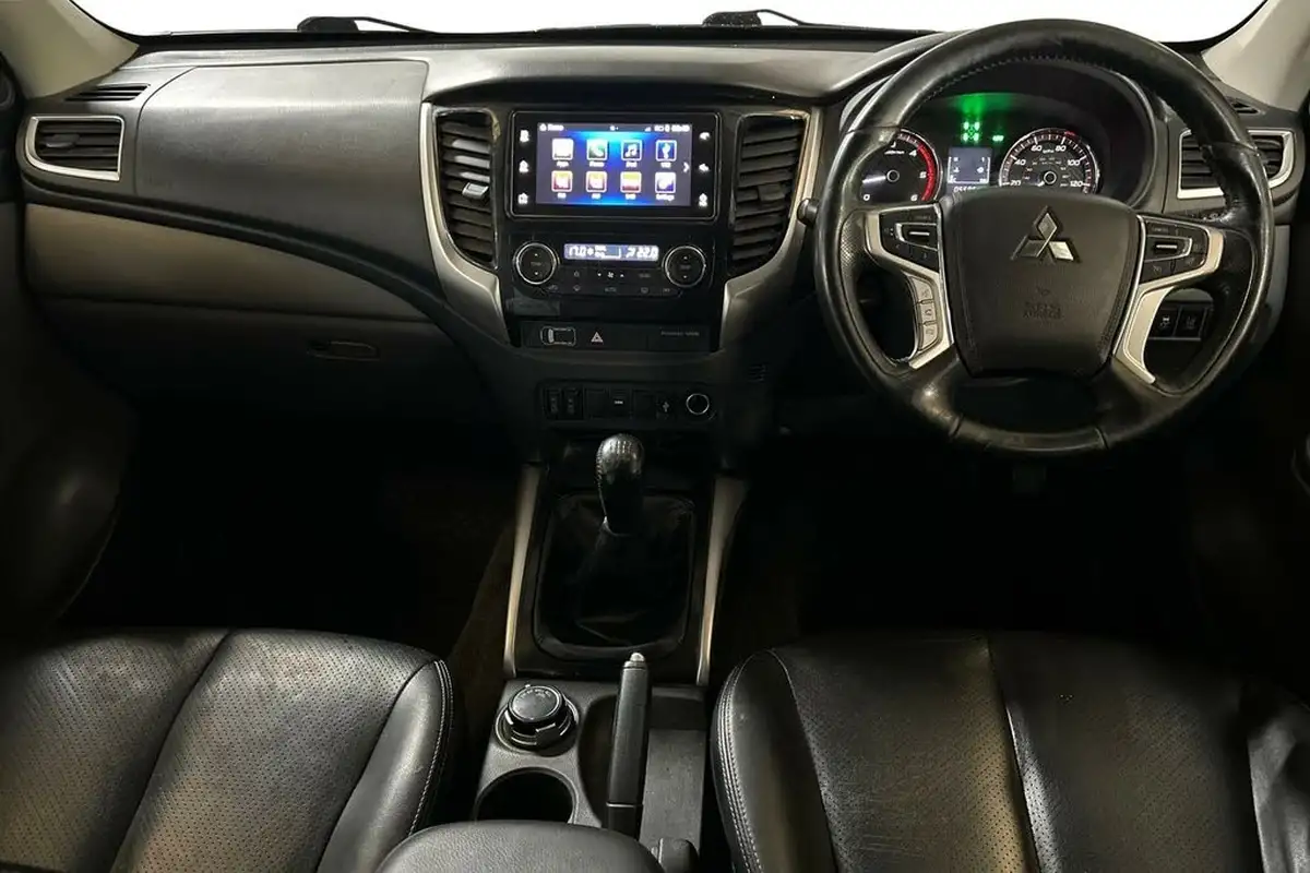 2019-mitsubishi-l200-24di-d-warrior-eu6b-big-4