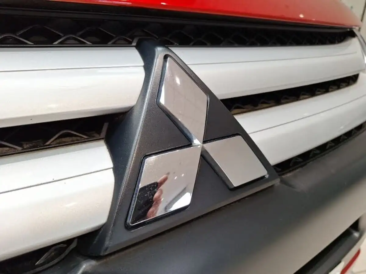 2019-mitsubishi-eclipse-cross-15-2-big-18