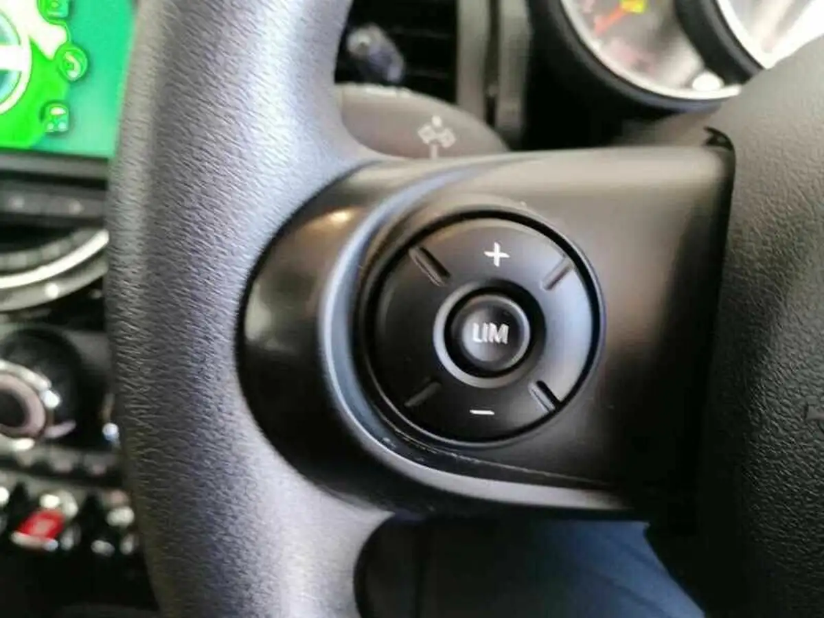 2019-mini-cooper-15-cooper-classic-hatchback-3d-big-26