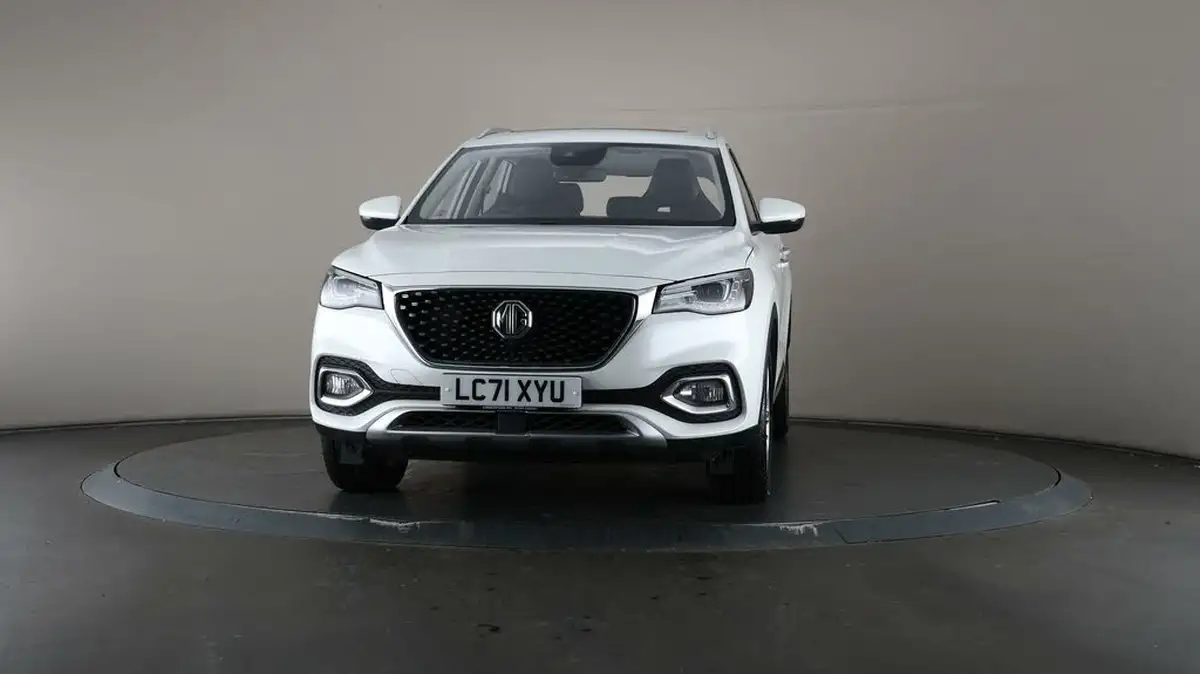 2021-mg-hs-15t-gdi-exclusive-162ps-big-39
