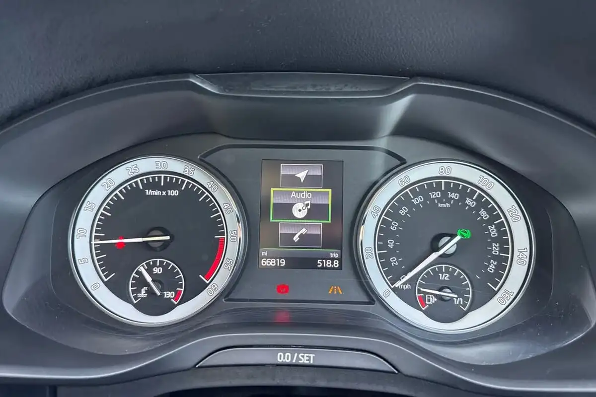 2017-skoda-kodiaq-20tdi-edition-150ps-4x4-5-seatsss-dsg-big-45