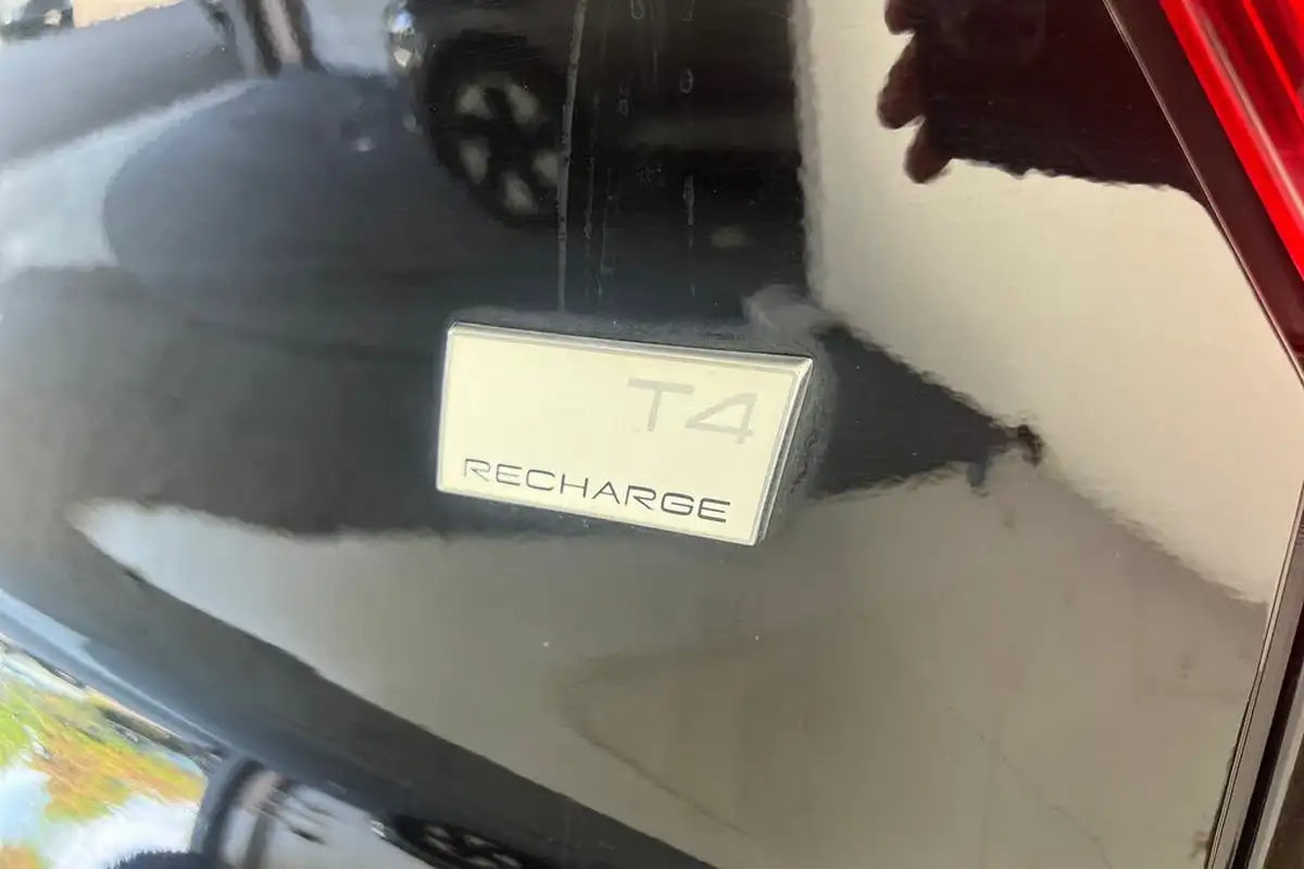 2022-volvo-xc40-15-t4-inscription-expression-big-38
