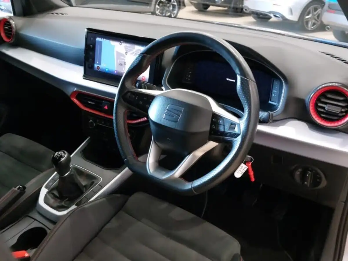 2022-seat-arona-10-tsi-fr-sport-big-11
