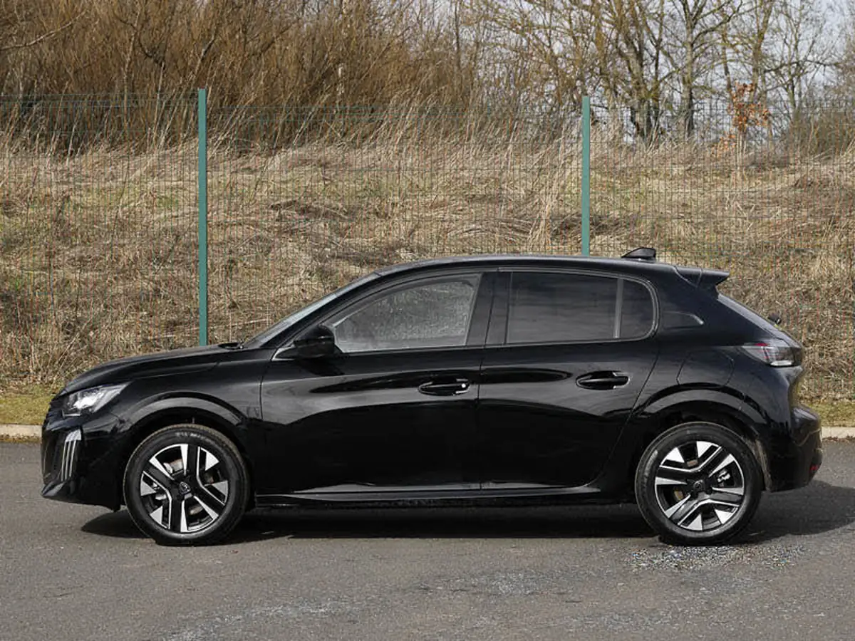 2025-peugeot-208-12-puretech-allure-big-3