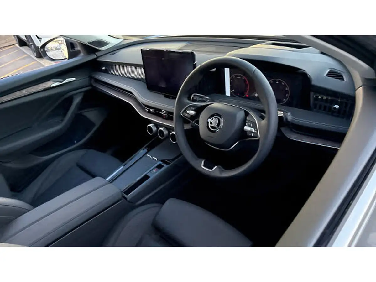 2024-skoda-superb-20tdi-laurin-klement-193ps-4x4-hatchback-big-5
