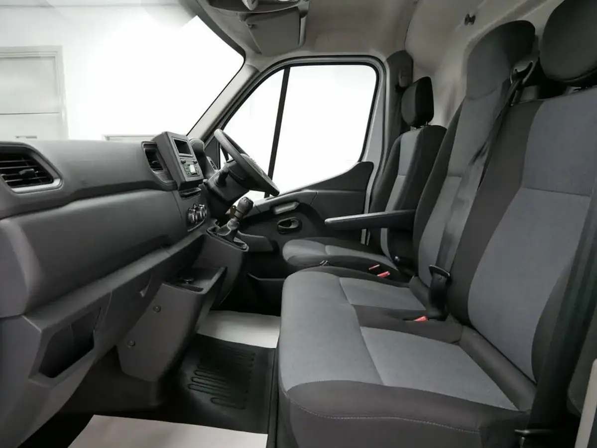 2024-nissan-interstar-23dci-f35-l3h2-acenta-135pseu6d-panel-van-big-13