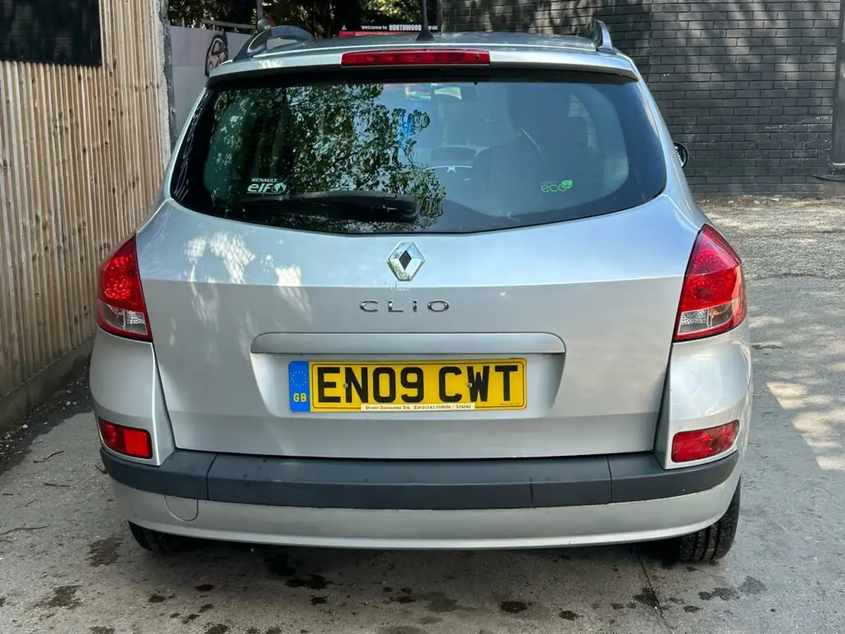 2009-renault-clio-12-expression-16v-75bhp-ac-estate-big-10