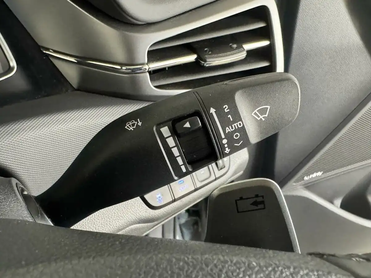 2022-hyundai-ioniq-e-premium-electric-big-28