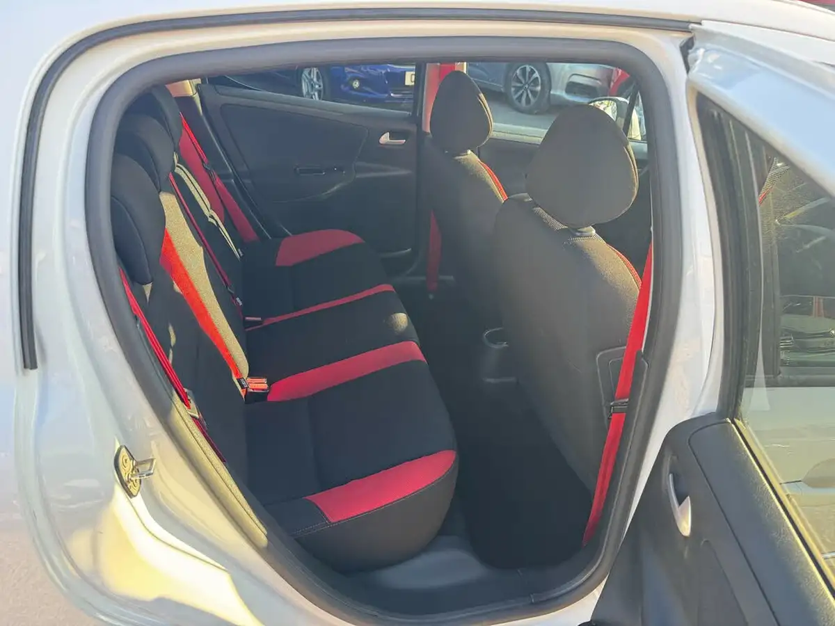 2012-peugeot-207-14-sportium-75-5d-1360cc-big-7