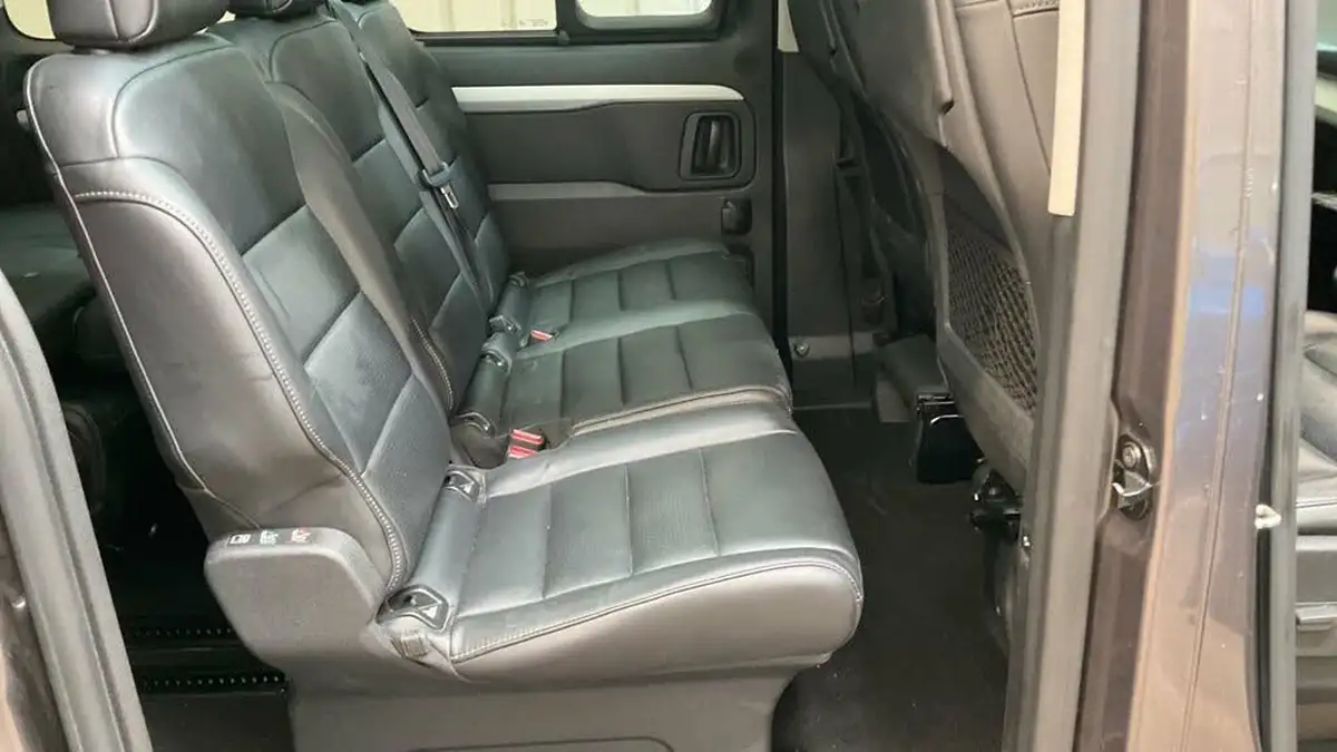 2017-peugeot-traveller-20-bluehdi-allure-180ps-compactss-eat6-big-6