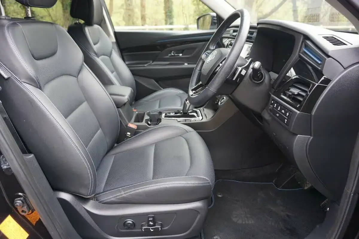 2024-kgm-ssangyong-korando-e-motion-e-ultimate-big-3
