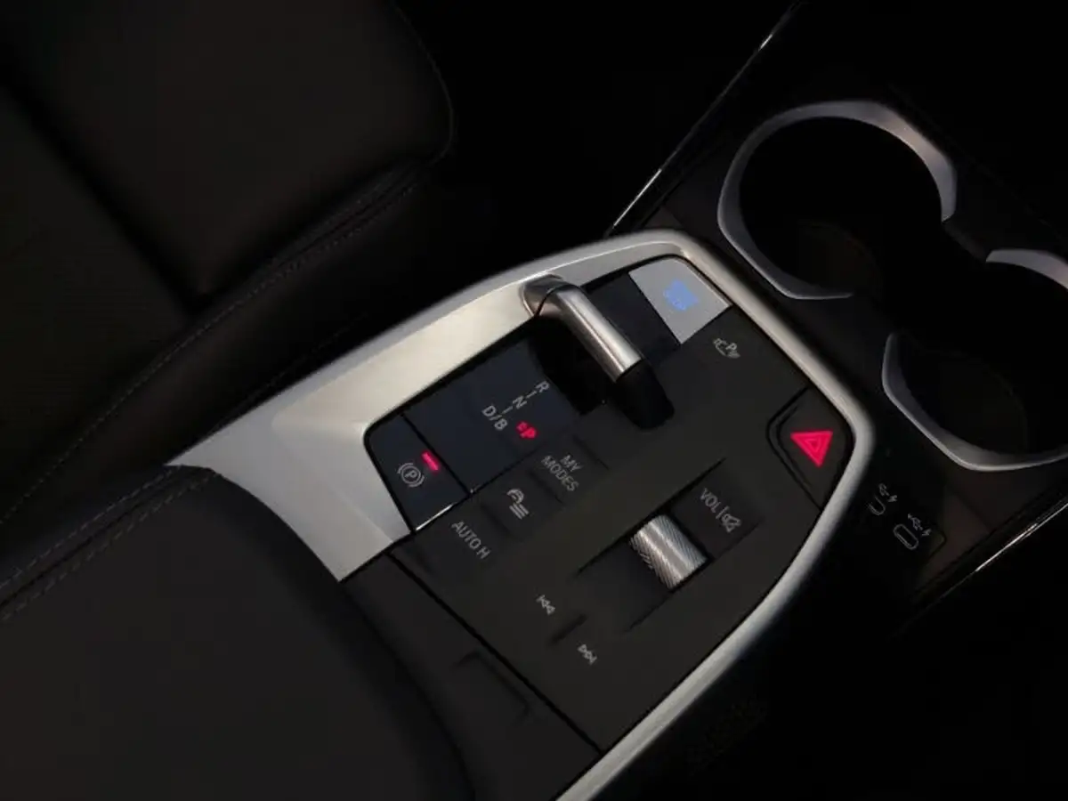 2023-bmw-ix1-e-xdrive30-xline-big-9