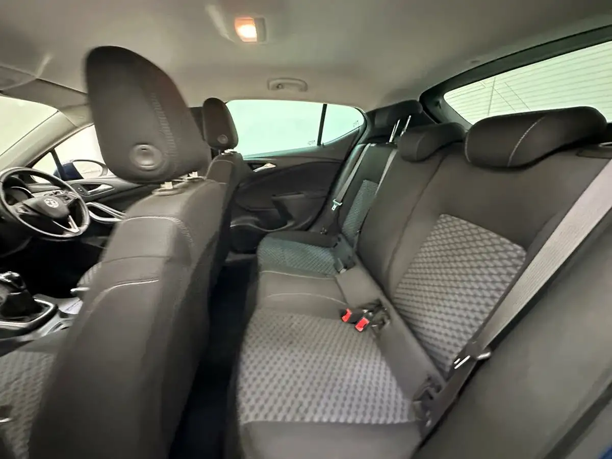 2020-vauxhall-astra-15-turbo-d-business-edition-nav-105ps-hatchback-big-22