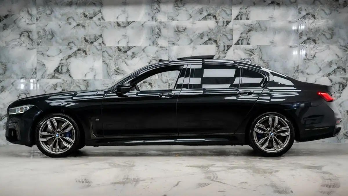 2020-bmw-7-series-66-m760li-big-7