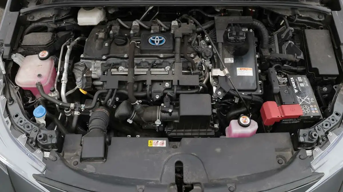 2022-toyota-corolla-18-vvt-i-icon-120bhp-trk-hatchback-5d-big-18