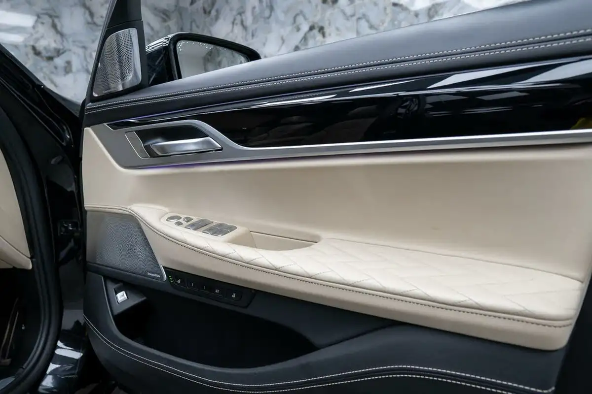 2020-bmw-7-series-66-m760li-big-55