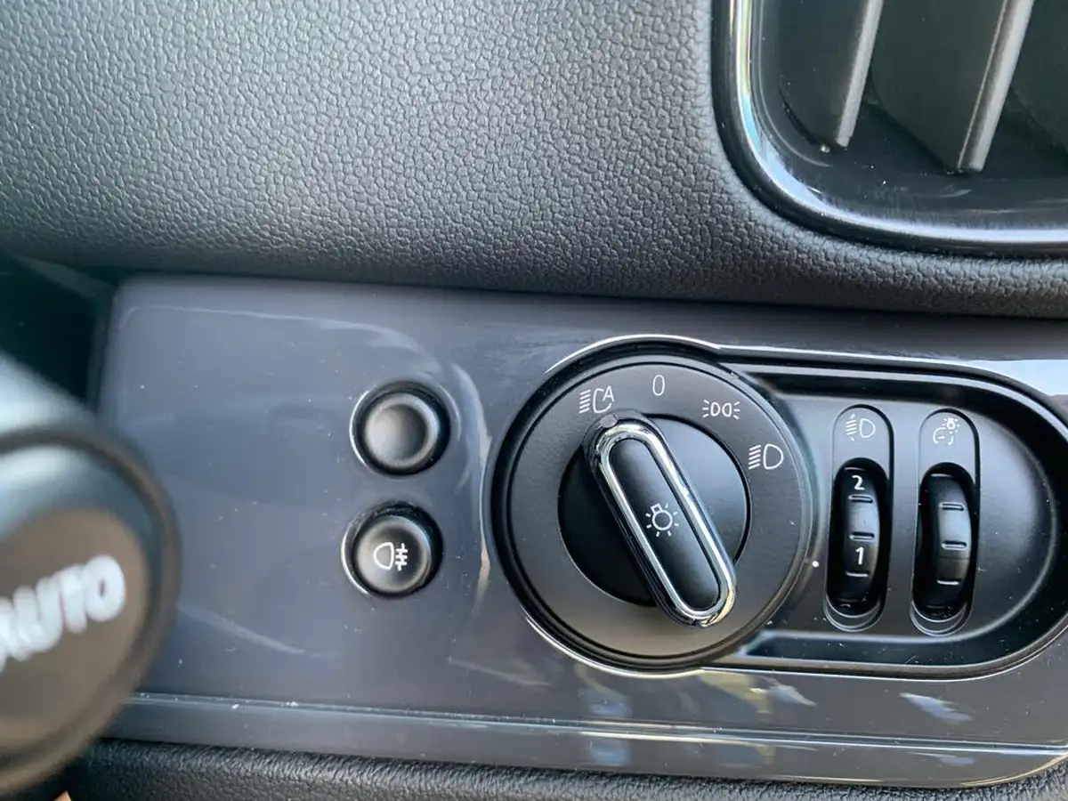 2018-mini-countryman-15-cooper-classic-ss-big-23