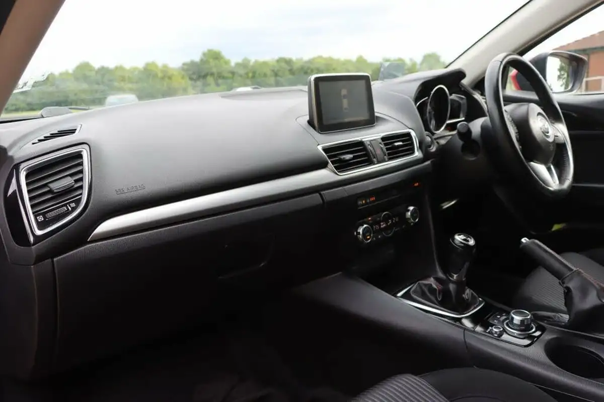 2015-mazda-mazda3-20-sport-nav-120ps-hatchback-5d-big-19