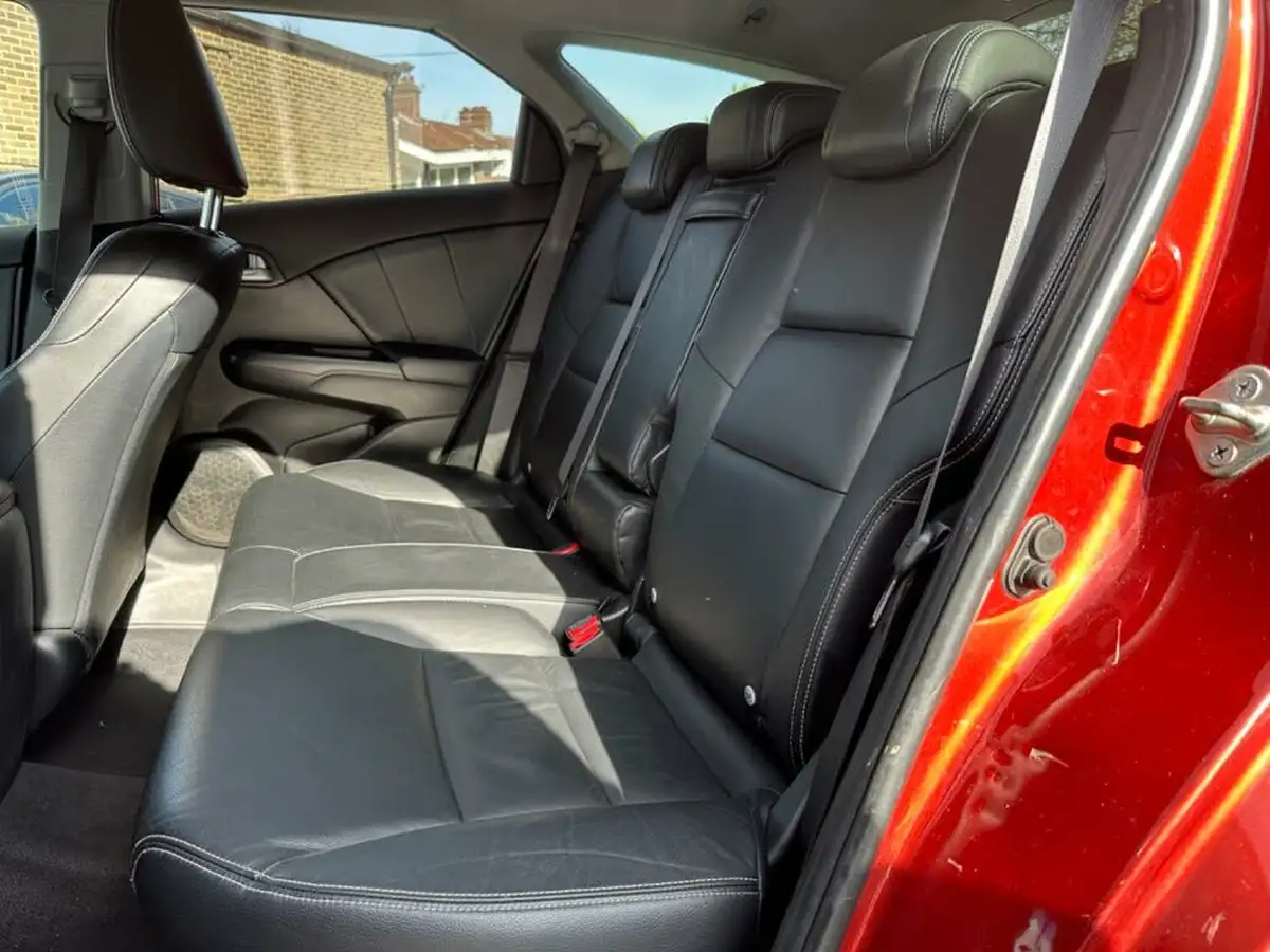 2014-honda-civic-18-sr-tourer-big-11