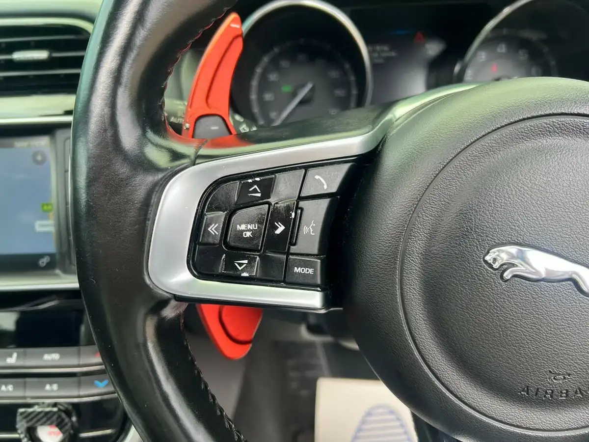 2016-jaguar-xe-20i-r-sport-240ps-big-13