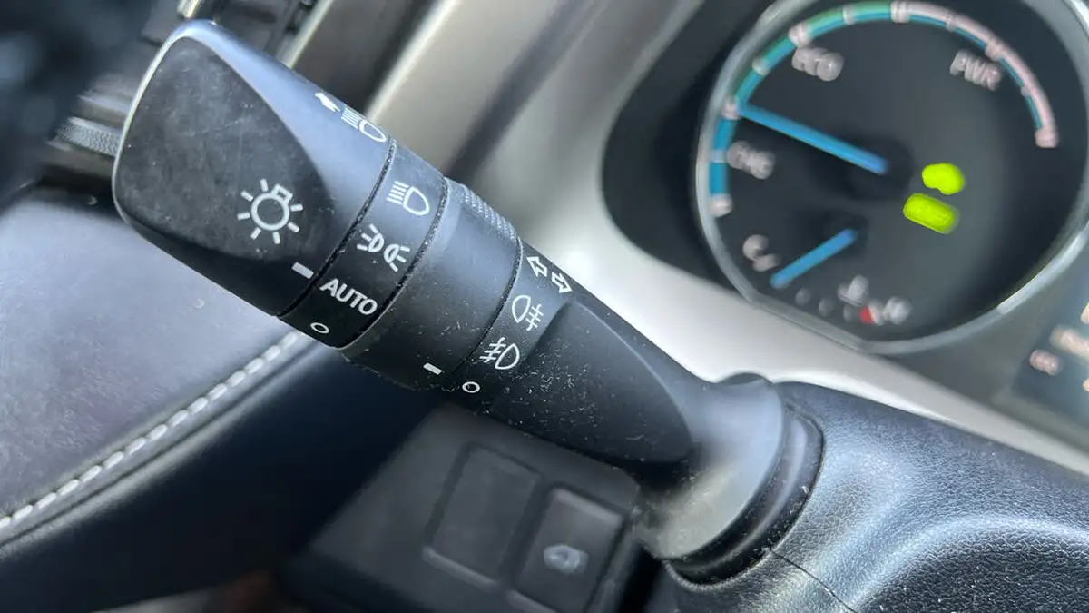 2018-toyota-rav4-25-vvt-i-icon-tech-big-26