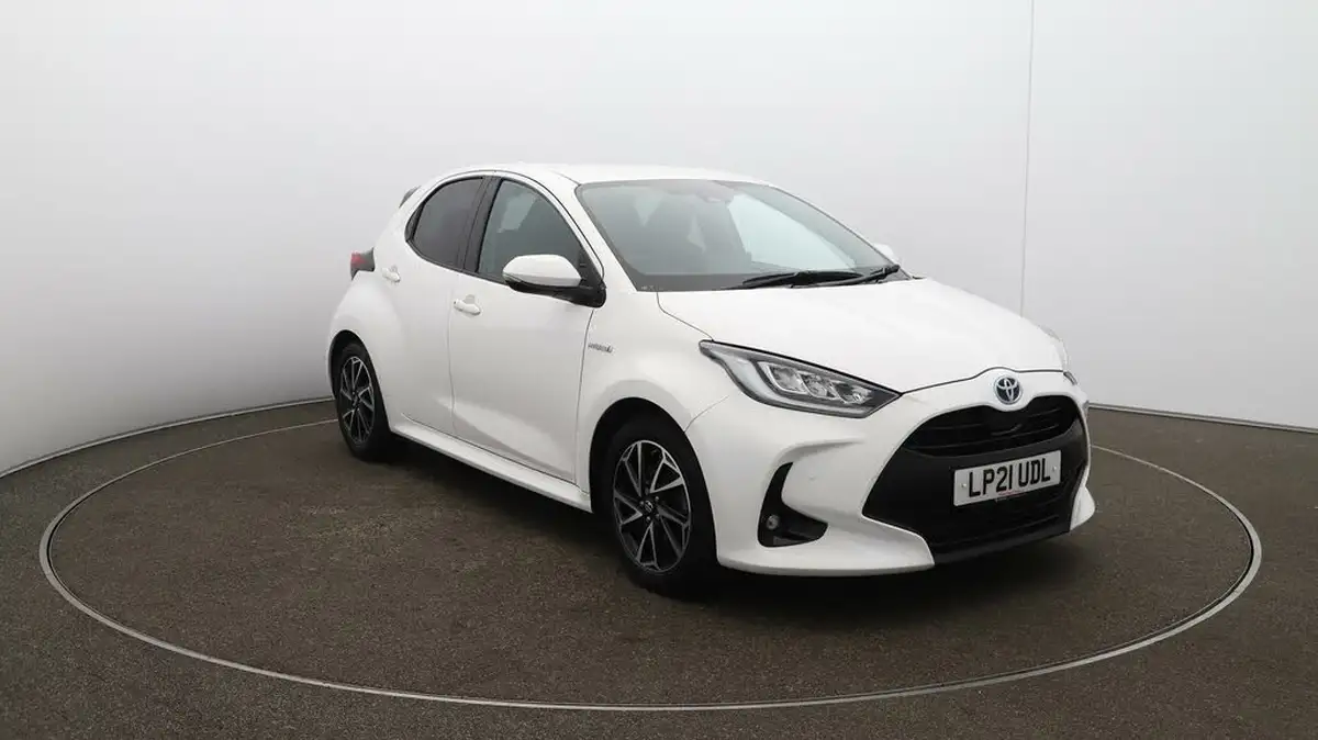 2021-toyota-yaris-15-vvt-i-design-big-37