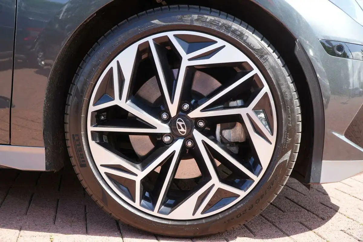 2024-hyundai-ioniq-6-e-ultimate-325ps-dual-motor-awd-big-43