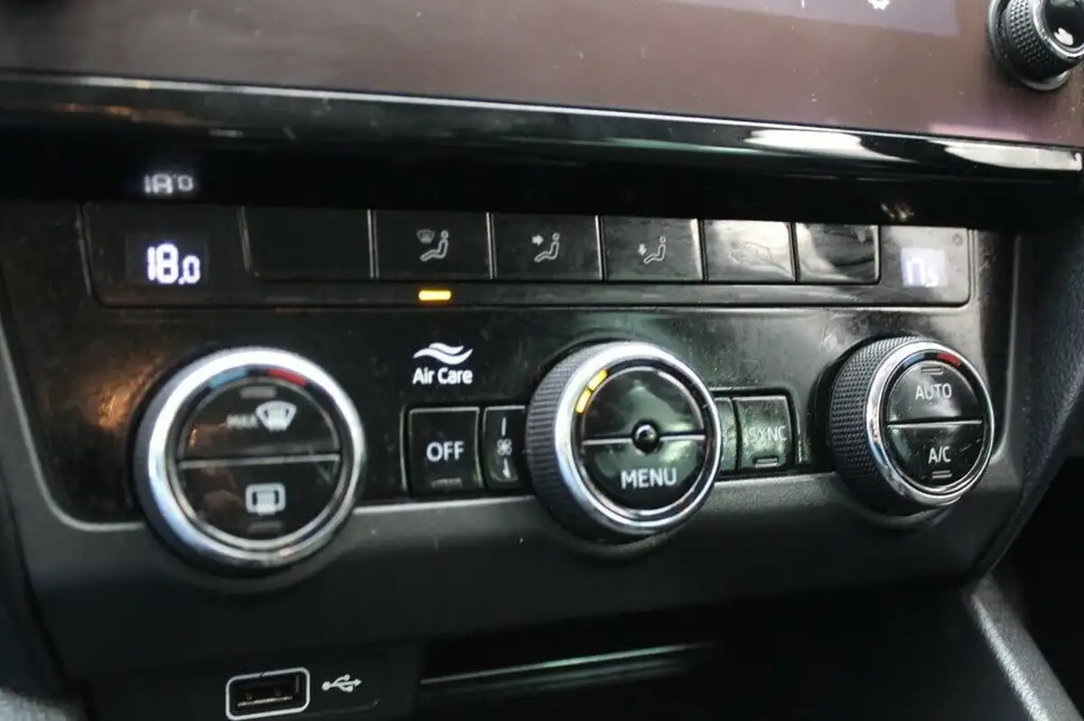 2019-skoda-octavia-20tdi-se-l-estate-big-29
