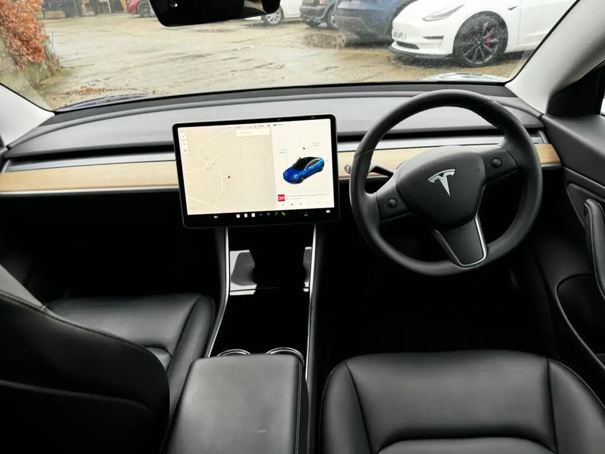 2020-tesla-model-3-e-long-range-big-20