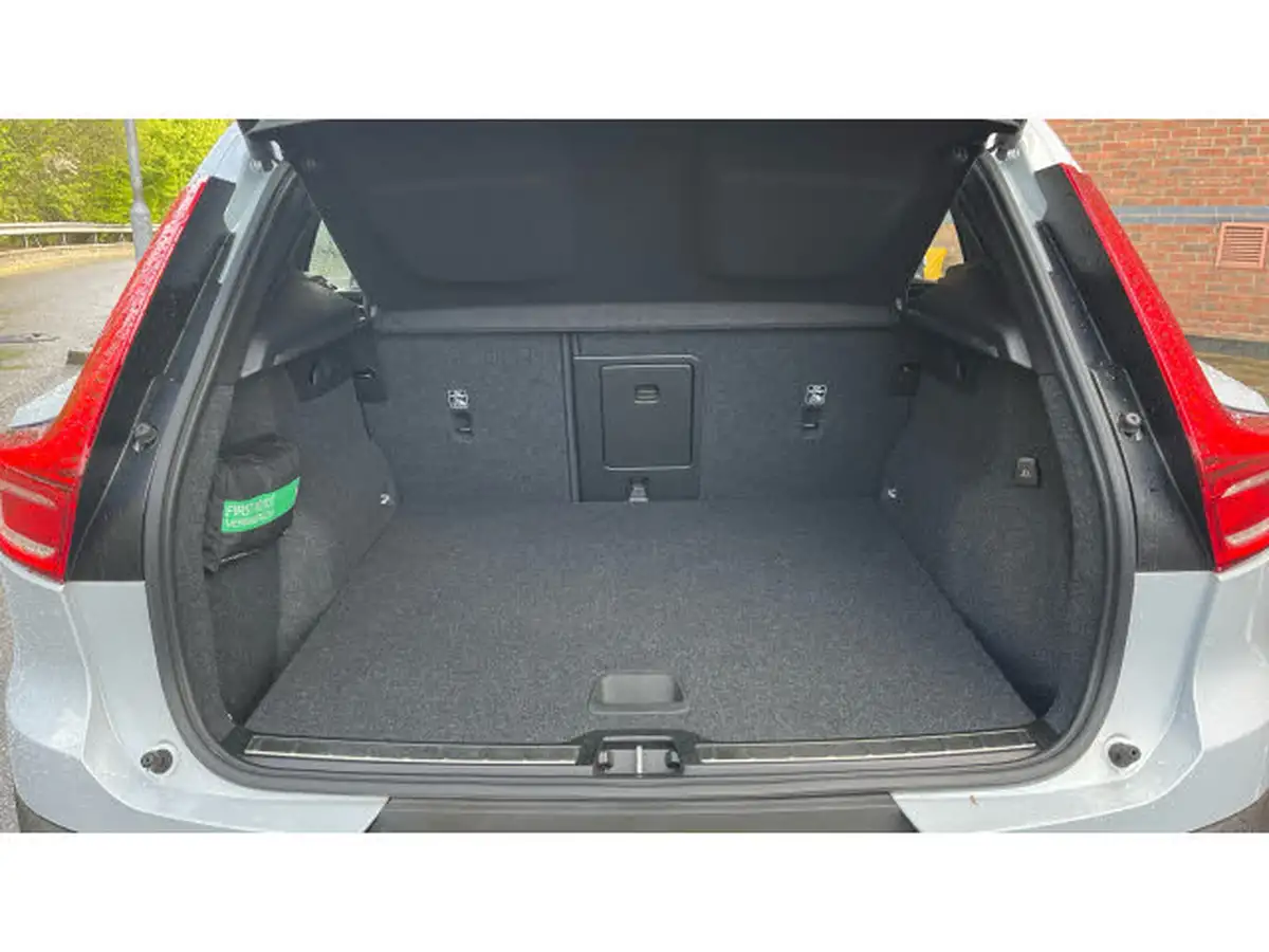 2021-volvo-xc40-15-t5-inscription-262bhp-big-16