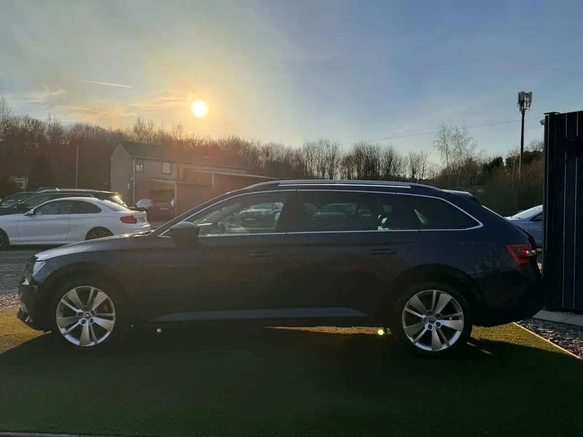 2017-skoda-superb-20tdi-scr-se-l-executive-150ps-4x4-estate-big-8