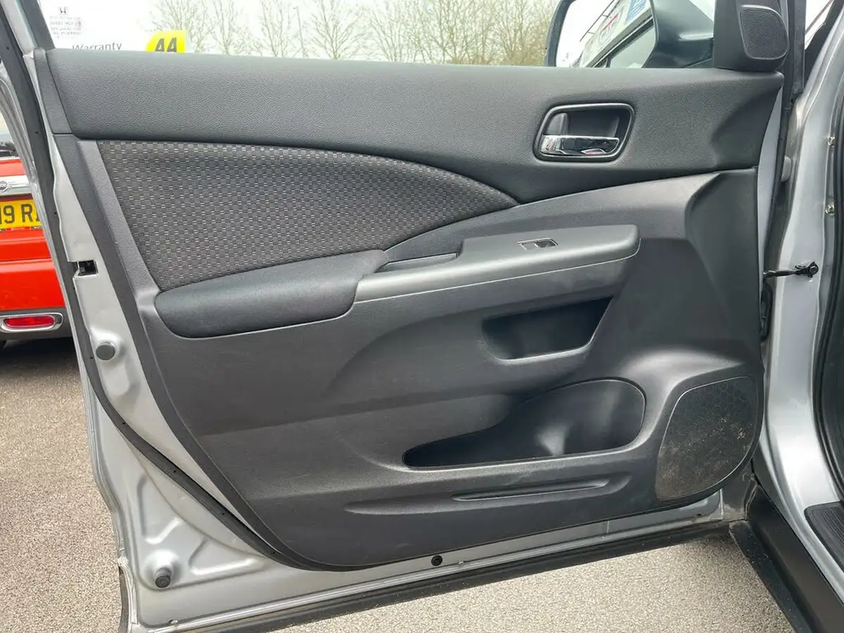 2016-honda-cr-v-16-i-dtec-se-honda-connect-with-navi-dasp-120ps-big-27