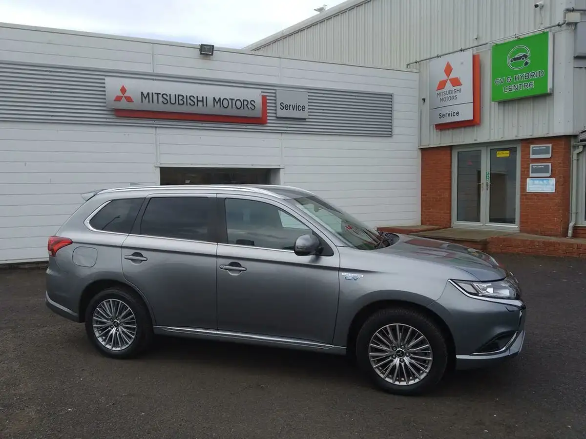 2019-mitsubishi-outlander-24-dynamic-phev-big-0