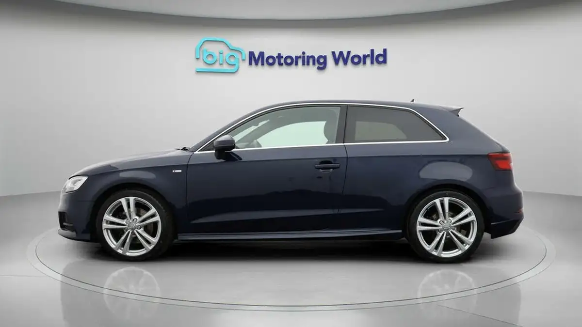 2017-audi-a3-20-tfsi-quattro-s-line-191ps-nav-hatchback-3d-big-4